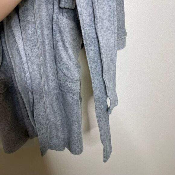 Eddie Bauer Sleepwear 2XL Robe Soft Fleece Gray Long Wrap Tie Pockets Womens - Picture 10 of 13
